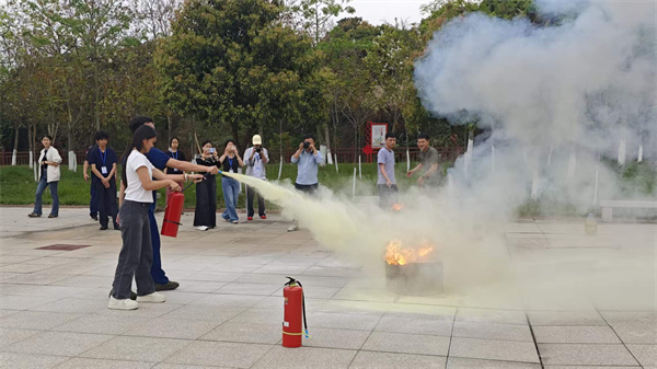 现场灭火演练1.jpg